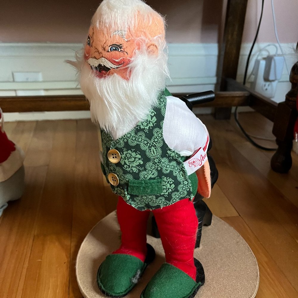 Annalee Santa w/Pot Belly Stove 14"  1991